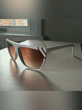 White Frame Sunglasses with Brown Gradient Lenses